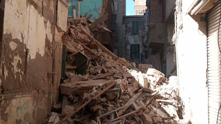 مصرع سيدة وإنقاذ زوجها إثر انهيار عقار في الإسكندرية