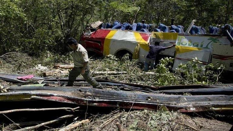 مقتل 16 شخصا جراء حادث سير في بوليفيا