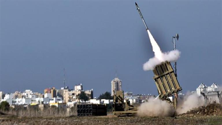 جيش الاحتلال يعترض صاروخًا قادمًا من اليمن بعد قصف إسرائيلي على مدينة الحديدة