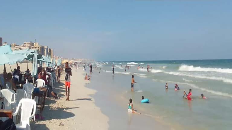 ارتفاع الأمواج.. تعرف على حالة البحر بشواطئ الإسكندرية- صور
