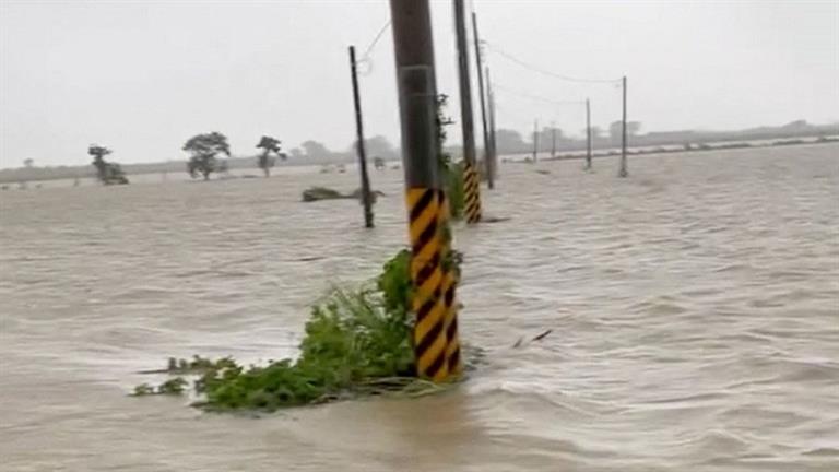 إعصار غايمي يضرب الصين ويتسبب في إجلاء 300 ألف شخص