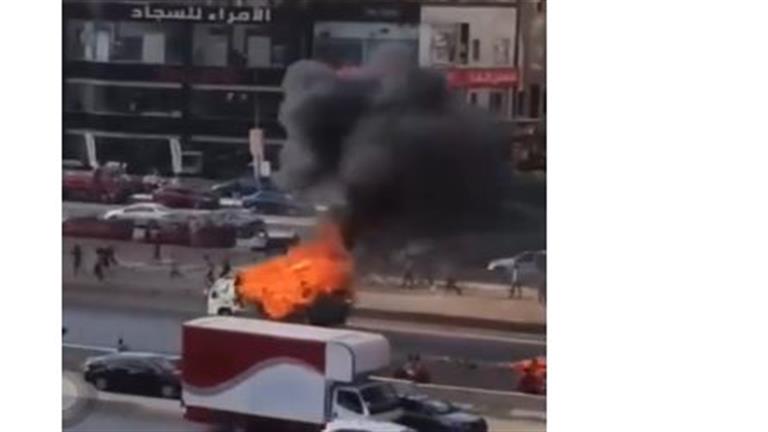   "كتل لهب وبتتحرك مولعه".. تفاصيل حريق سيارة نقل محملة بالقطن بالمعادي (صور وفيديو)