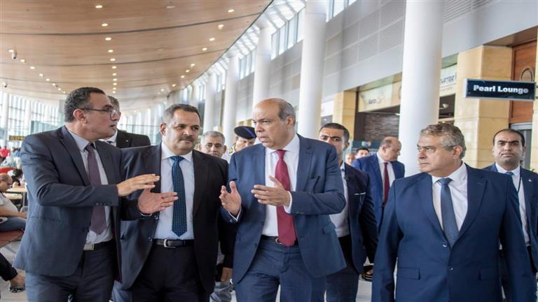 وزير الطيران يتفقد مطار برج العرب ويتابع أعمال تطوير مبنى الركاب الجديد