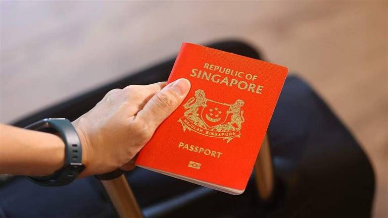 يتيح لحامله دخول 195 دولة.. ما هو أقوى جواز سفر في العالم؟