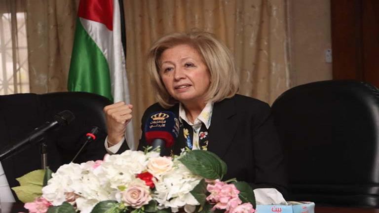وزيرة الثقافة الأردنية تكرم أشرف زكي بمهرجان "جرش" في دورته الـ 38