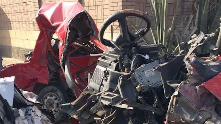 مصرع 3 أشخاص وإصابة 6 آخرين في حادث سير بكفر الشيخ