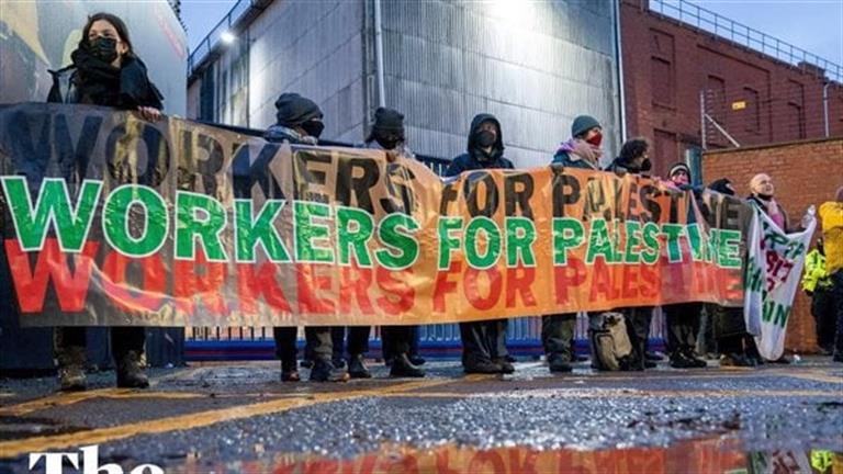 متظاهرون مؤيدون لفلسطين يحاصرون مصنعا في مدينة جلاسكو باسكتلندا