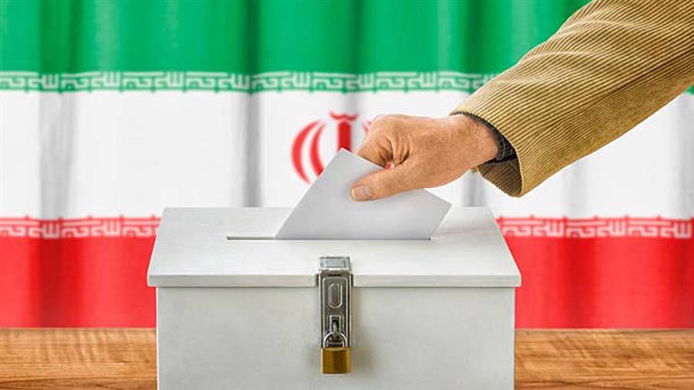 إصلاحي في مواجهة محافظ متشدد في الدورة الثانية من الانتخابات الرئاسية في ايران 