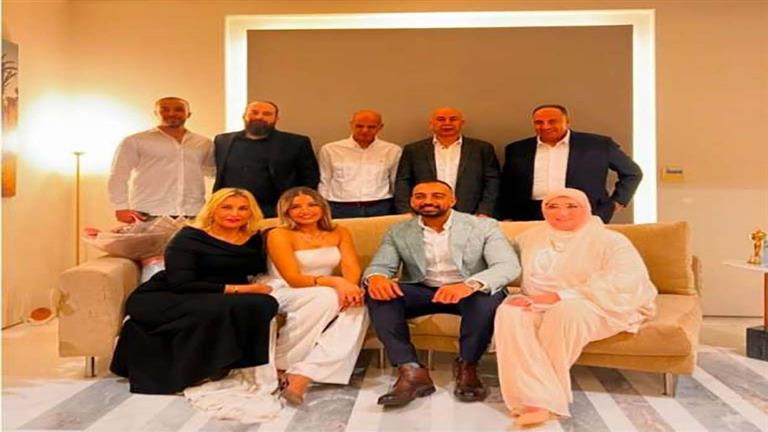 "خجول".. لقطات لحسام حسن في حفل خطوبة ابنته يارا (فيديو)