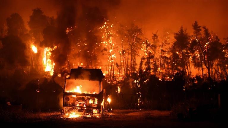 اندلاع حريق كبير في جزيرة وابية اليونانية