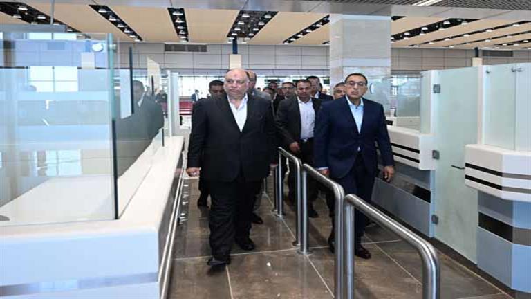 رئيس الوزراء يتفقد مطار برج العرب الدولي لمتابعة أعمال التطوير- صور