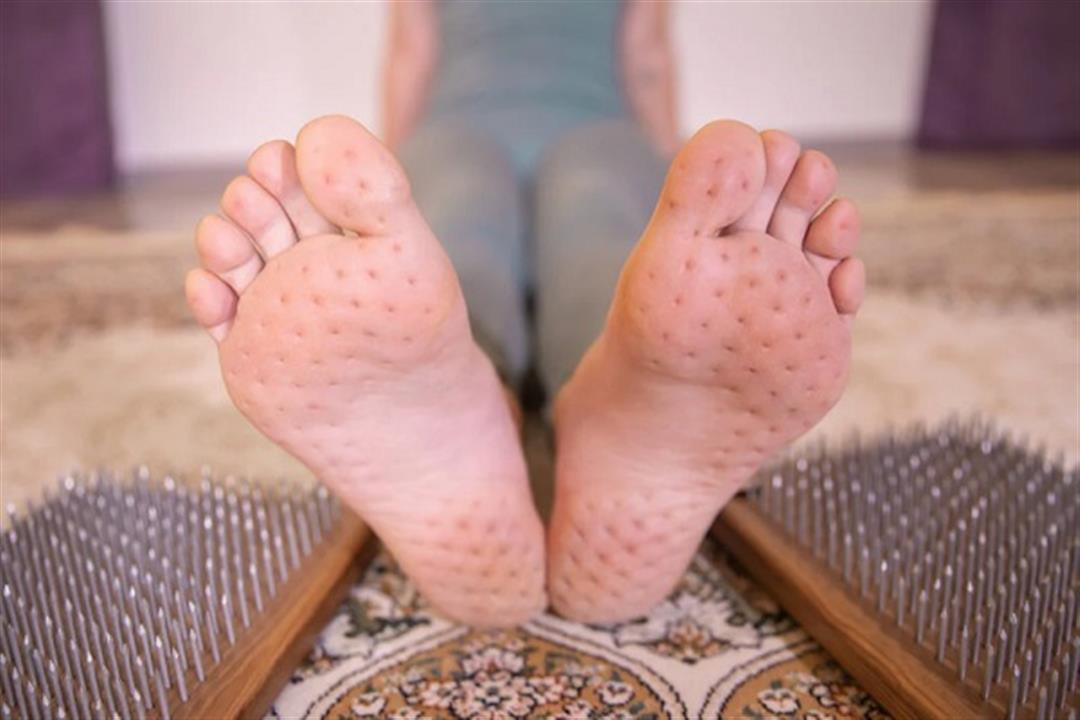 احذر- تنميل القدمين علامة على نقص هذه الفيتامينات والمعادن بجسمك