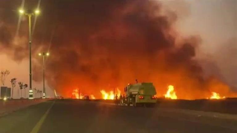 اندلاع حريق كبير في منطقة القصيم بالسعودية (فيديو)
