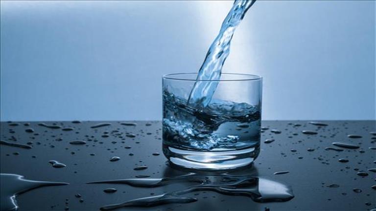 ما فوائد شرب الماء في الصباح؟