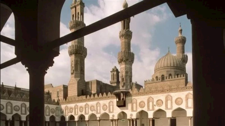 موعد أذان وصلاة الظهر اليوم الأحد 12 أكتوبر.. ودعاء بعد ختم الصلاة