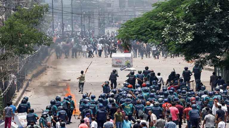 بنجلاديش: قائد الجيش يعلن تشكيل حكومة مؤقتة يستبعد منها زعماء رابطة عوامي