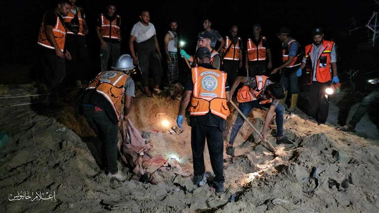 أول تعليق من الرئاسة الفلسطينية على مجزرة مواصي خان يونس