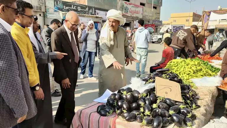 ‬بتخفيضات تصل إلى 30%.. افتتاح سوق اليوم الواحد بمدينة رأس س