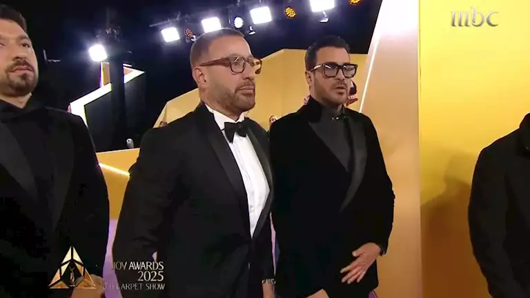 بدون مها الصغير.. أحمد السقا يصل حفل "Joy Awards" 2025