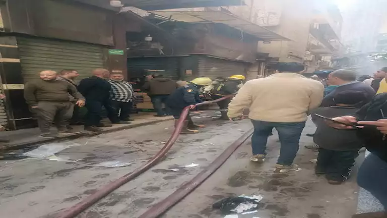 حريق داخل مخزن قطع غيار سيارات بالقليوبية