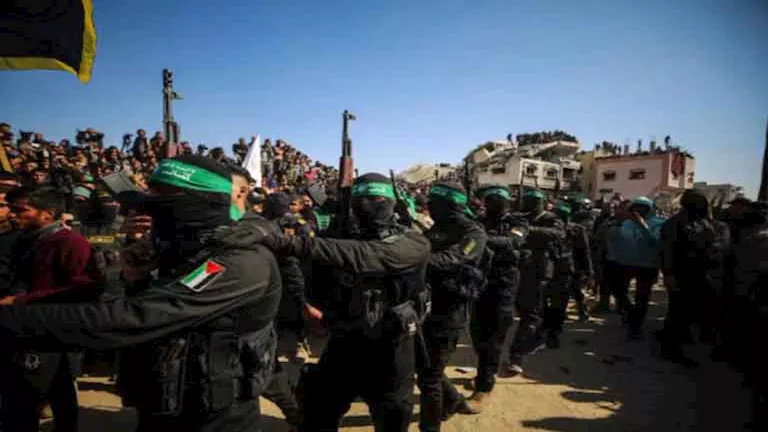 حماس: ندعو الوسطاء لمواصلة الضغط على الاحتلال لوقف خروقه للاتفاق حماس: ندعو الوسطاء لمواصلة الضغط على الاحتلال لوقف خروقه للاتفاق