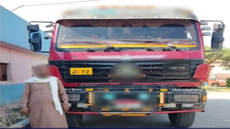 السائق نزع اللوحة الخلفية.. الداخلية تكشف ملابسات فيديو القيادة برعونة في القاهرة