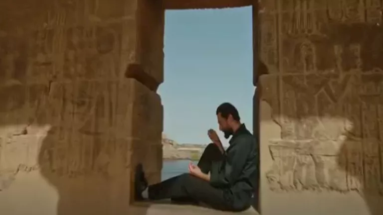 إعلان تشويقي مثير لفيلم "قصر الباشا" يكشف عن جريمة قتل غامضة في فندق فاخر