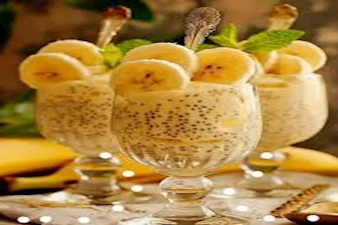 عصير الموز مع الحليب ببذور الشيا