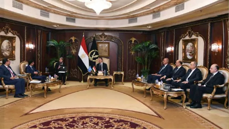 وزير الداخلية يبحث مع المستشار الشرطي للأمم المتحدة تعزيز التعاون المشترك