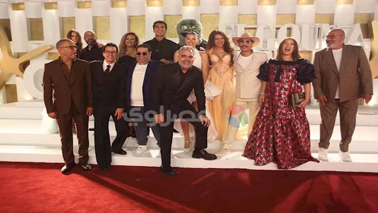 دمية غريبة تثير الجدل في مهرجان الجونة من خلال فيلم "السادة الأفاضل"