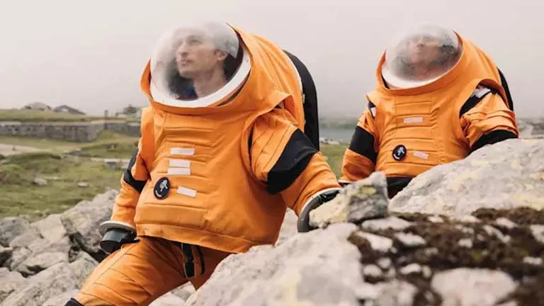 كيف تبدو الحياة داخل مدرسة رواد الفضاء المخفية داخل جبل في سويسرا؟