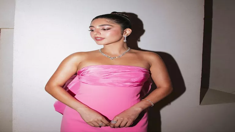 مايان السيد تتألق بفستان جريء في مهرجان الجونة السينمائي