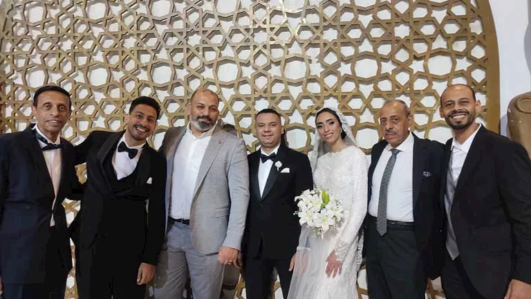 حفل زفاف ابنة الفنان حسان العربي يشهد حضور نجوم الفن وصور مميزة مع العائلة والمقربين