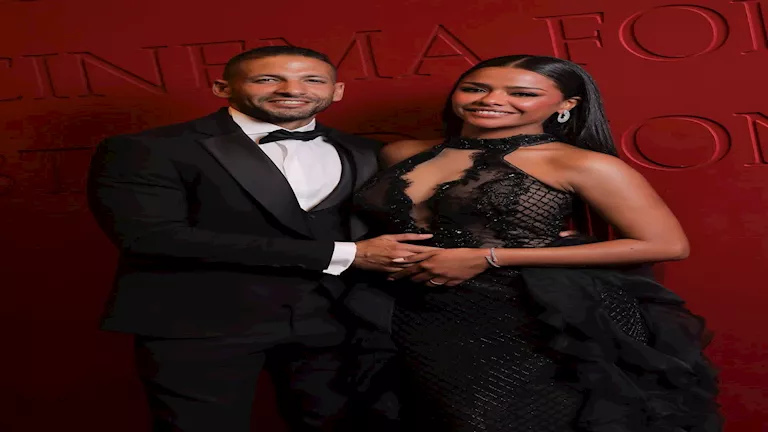 أسماء أبو اليزيد تتألق بفستان جريء مع زوجها في ختام مهرجان الجونة السينمائي