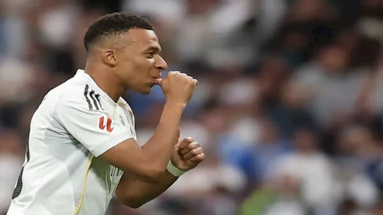 تقارير إسبانيا تكشف مدة غياب كيليان مبابي عن ريال مدريد