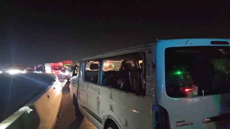 4 مصابين إثر تصادم ميكروباص مع ربع نقل بمطلع الإقليمى