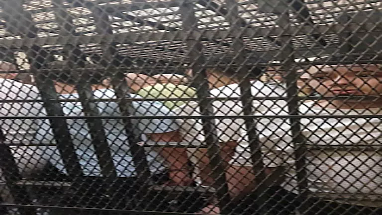كواليس محاكمة لصوص "نص الليل" سرقوا 5 كيلو ذهب من "جواهرجي خليجي" بمسدس صوت