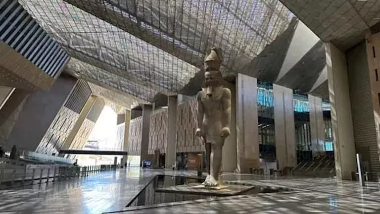 هل تغلق المرور الطرق حول المتحف المصري الكبير يوم الافتتاح؟