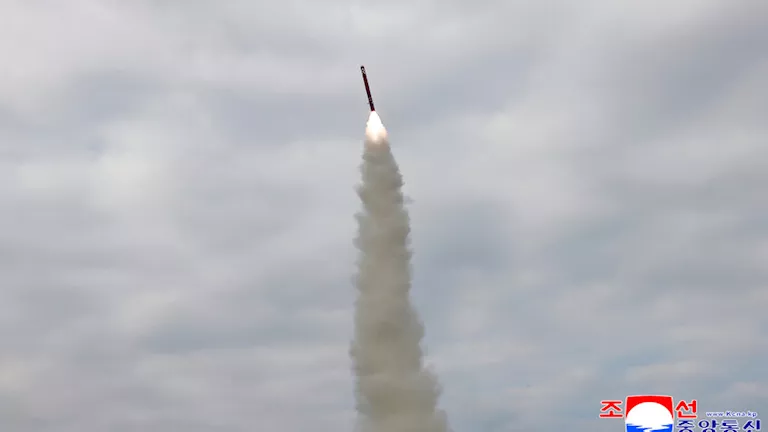كوريا الشمالية تُطلق صاروخ مجنح استراتيجي من نوع “بحر- أرض”