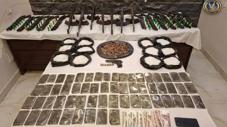 مصرع عنصر شديد الخطورة وضبط 8 آخرين لحيازتهم مخدرات وأسلحة في أسيوط