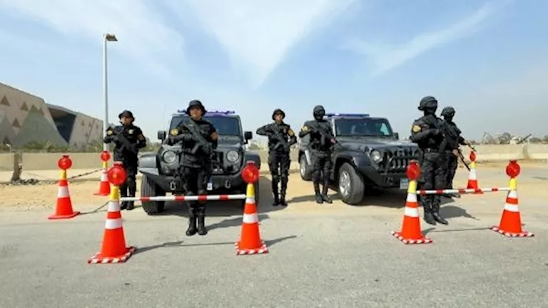 خطط مرورية ومعدات حديثة.. كيف استعدت وزارة الداخلية لافتتاح المتحف الكبير؟