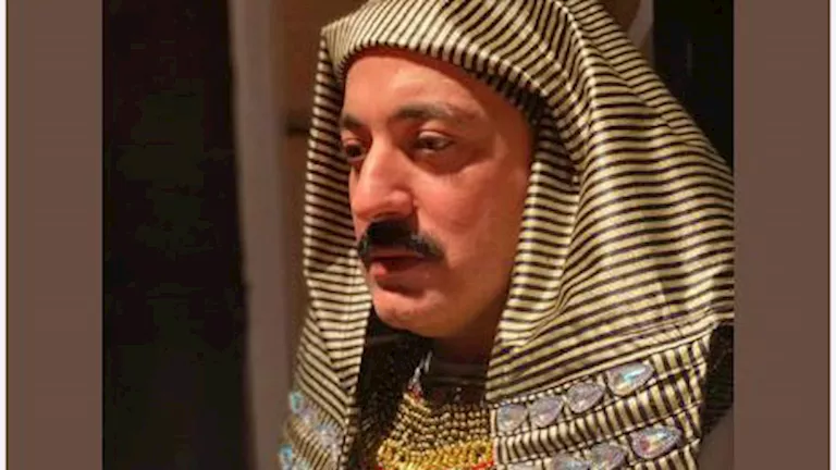 دياب يتألق بزي فرعوني في احتفالات المتحف المصري الكبير