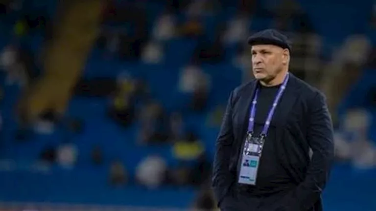 مدرب الخلود الجزائري يقترب من قيادة الزمالك المصري خلفًا لفيريرا