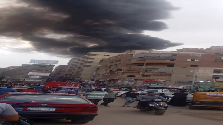 مصدر أمني: 17 مصابا في حريق مخزن قطع غيار سيارات بالسلام