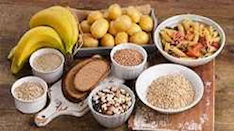 تأثيرات الابتعاد عن النشويات: من فقدان الوزن السريع إلى تراجع الطاقة والتركيز
