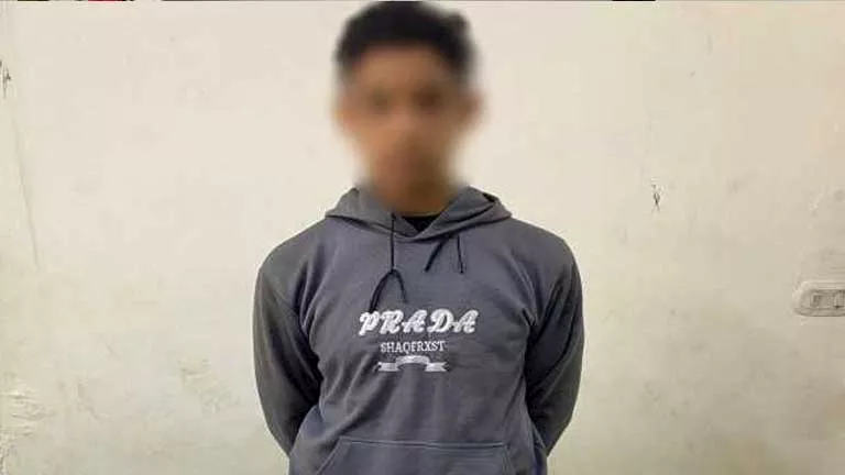 جريمة بسبب المعاكسة.. طالب يعتدي على شاب بسكين في دمياط