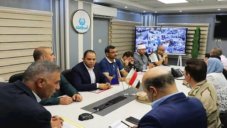 محافظ أسوان يتابع إغلاق 190 لجنة في ختام أول أيام انتخابات النواب (صور محافظ أسوان يتابع إغلاق 190 لجنة في ختام أول أيام انتخابات النواب (صور