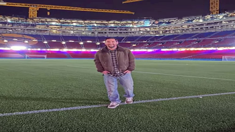 ميسي يعود إلى كامب نو ويعبر عن شوقه لبرشلونة