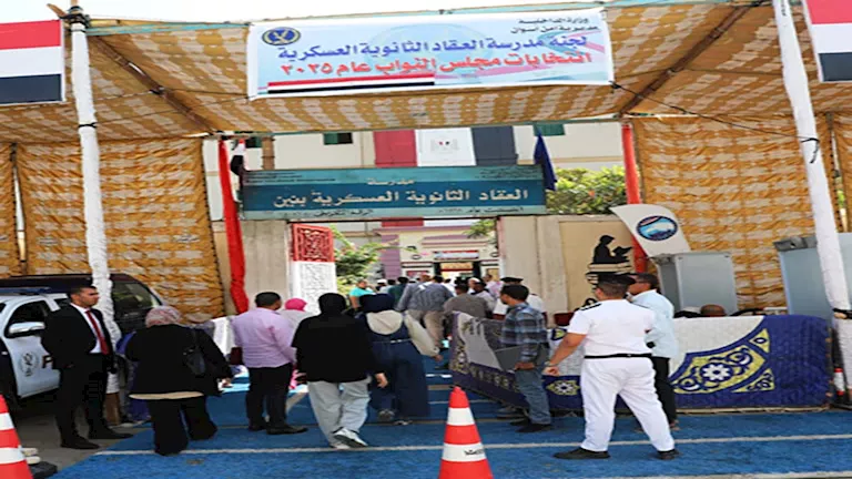 صوتها لم يكتمل.. نقل ناخبة للمستشفى بعد تعرضها للإغماء داخل لجنة انتخا