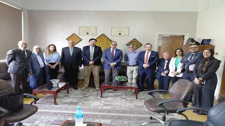 بدء تجربة التدريس المشترك بين حقوق عين شمس وكلية القانون بجامعة إسيكس